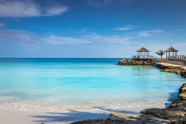 Tropical Paradise Idyllic Caribbean Beach Pier Gazebo Montego Bay Jamaica — Zdjęcie stockowe