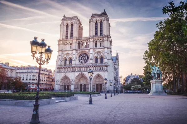 Notre Dame Cathedral Paris Street Lamps Dramatic Sunrise France — Stock Photo, Image