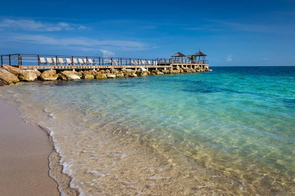 Tropical Paradise Idyllic Caribbean Beach Pier Gazebo Montego Bay Jamaica — Stockfoto
