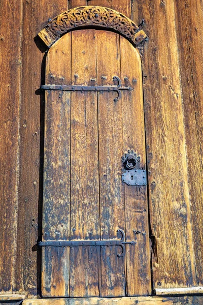 Ancient Lom Stave Church Door Lock Closed Norway Scandinavia — Stock Photo, Image