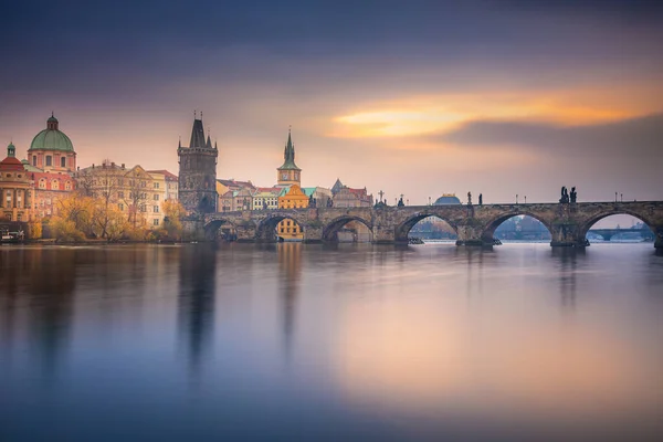 Ponte Carlo Illuminato Tramonto Praga Centro Storico Repubblica Ceca — Foto Stock