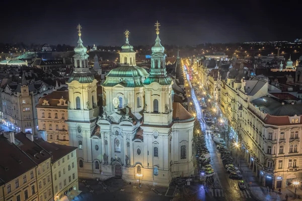 Над Барокко Церковь Святого Николая Праге Старая Городская Площадь Ночью — стоковое фото