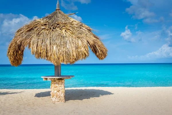Tropiskt Paradis Aruba Idyllisk Karibisk Strand Solig Dag Med Rustik — Stockfoto