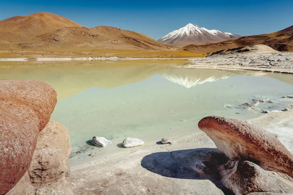Laguna Piedras Rojas Salt Lake Atacama Desert Volcanic Landscape Chile — Foto Stock