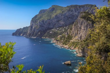 Yukarıdan Idyllic Capri adası manzarası, İtalya 'nın Amalfi kıyıları, Güney Avrupa