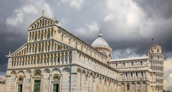 Plaza Del Milagro Catedral Duomo Torre Inclinada Pisa Cielo Dramático —  Fotos de Stock