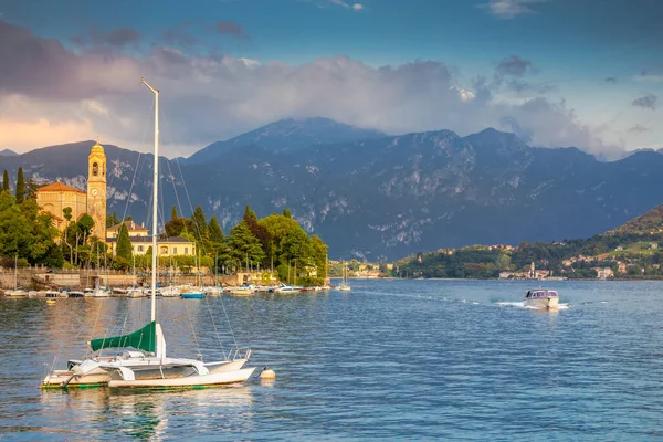 Idyllic Lake Como Coastline Tremezzo Village Sailboats Sunny Day Northern — Stockfoto
