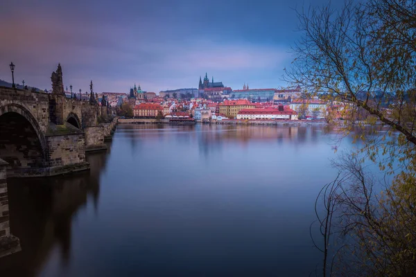 Karlsbron Dramatisk Gryning Gamla Stan Prag Tjeckien — Stockfoto
