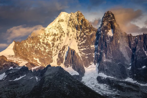 Mont Blanc Massiv Dramatische Landschaft Den Französischen Alpen Bei Sonnenaufgang — Stockfoto