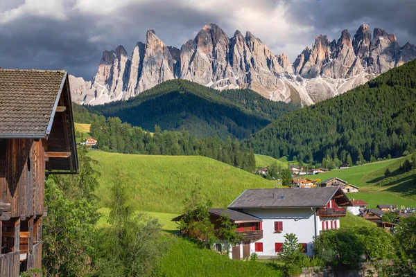 Val Funes Sainte Madeleine Alpes Des Dolomites Dans Nord Italie — Photo