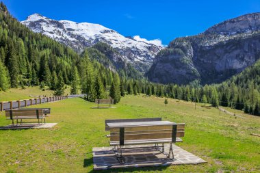 Kuzey İtalya, Dolomites Alplerinde karla kaplı Marmolada Dağı