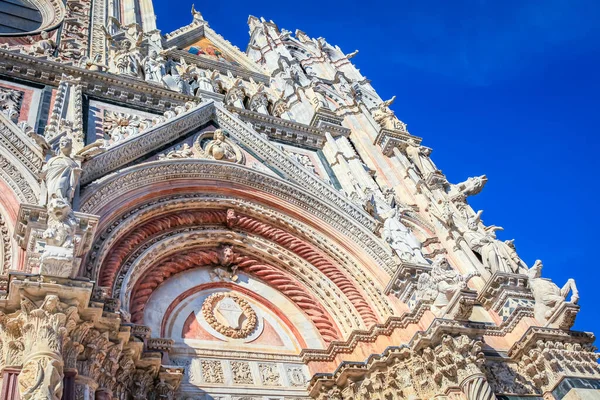 Catedral Medieval Gótica Antigua Ornamentada Cielo Despejado Toscana Italia —  Fotos de Stock