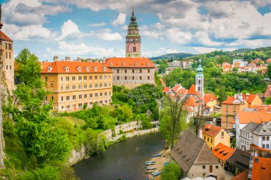 Cesky Krumlov eski tarihi şehir güneşli bir günde, Güney Bohemya, Çek Cumhuriyeti