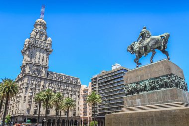 Plaza Independencia, Bağımsızlık Meydanı, Montevideo, güneşli bir günde, Uruguay Güney Amerika