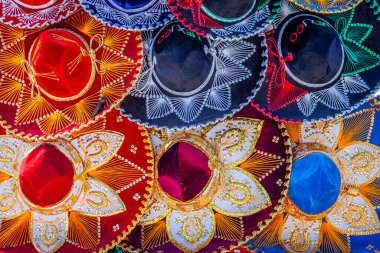 Arka arkaya renkli Meksika Şapkaları, Cancun 'da Sombreros, Meksika Karayipleri