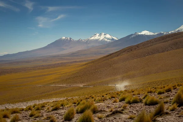 Country Road Atacama Desert Volcanic Arid Landscape Northern Chile Border — Fotografia de Stock