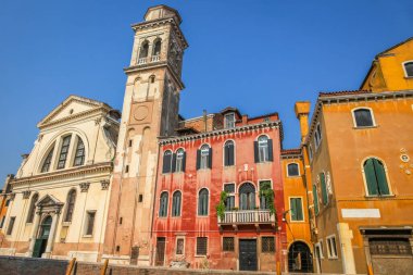 Romantik Venedik 'te huzurlu bir manzara İlkbaharda, Kuzey İtalya