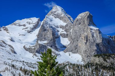 Kuzey İtalya, Dolomites Alplerinde karla kaplı Marmolada Dağı
