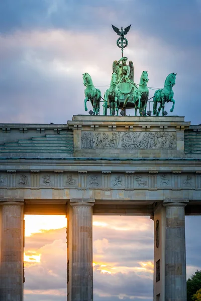 Brandenburg Gate Brandenburger Tor Dramatic Sunset Sky Berlin Germany — Stock Photo, Image