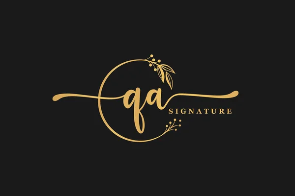 Luxury Gold Signature Initial Logo Design Isolated Leaf Flower — Archivo Imágenes Vectoriales