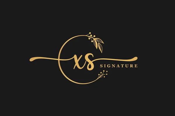 Luxury Gold Signature Initial Logo Design Isolated Leaf Flower — Stockový vektor