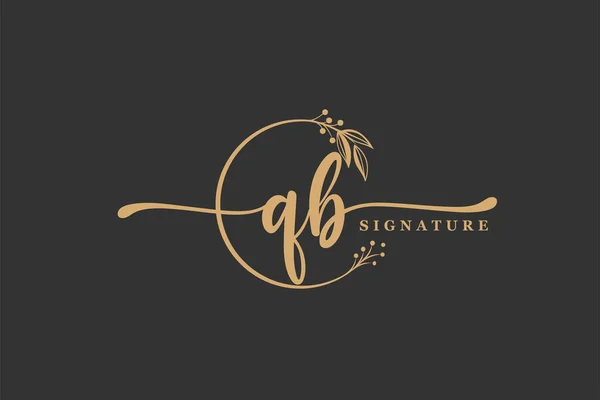 Luxury Gold Signature Initial Logo Design Isolated Leaf Flower — Stok Vektör