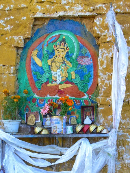 西藏拉萨波塔拉宫一座佛寺的供奉仪式 — 图库照片