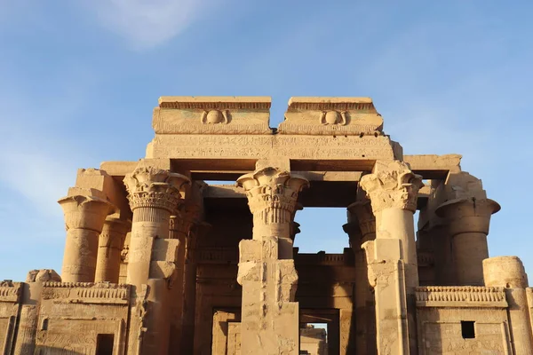 エジプト アスワンのコム オンボ寺院のファサード — ストック写真