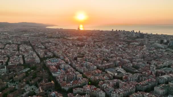 Gün Doğumunda Barselona Şehrinin Ufuk Çizgisi Hava Manzarası Katalonya Spanya — Stok video