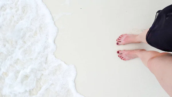 Жіночі Ноги Пляжі Піску — стокове фото