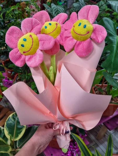 cute plush flowers with smile face original bouquet gift