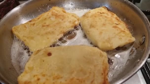 Frying Pies Pastry Patty Dough Oil Frying Pan Kitchen — Stockvideo
