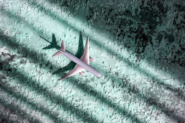Avia Creative Effect Sun Light Beam Airplane Aircraft Toy Green — Stockfoto