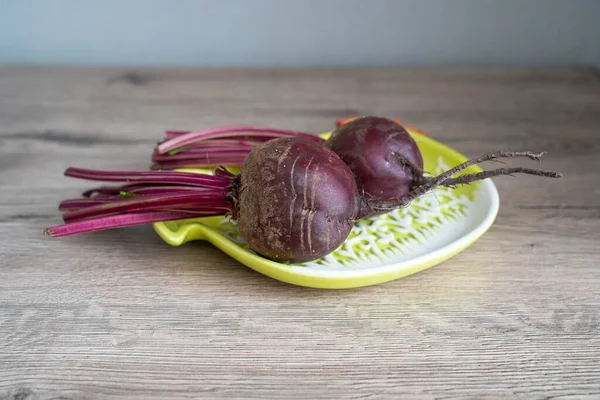 Young Beetroot Chicken Shaped Plate Borsch Main Ingredient Kitchen Root — Stock Photo, Image