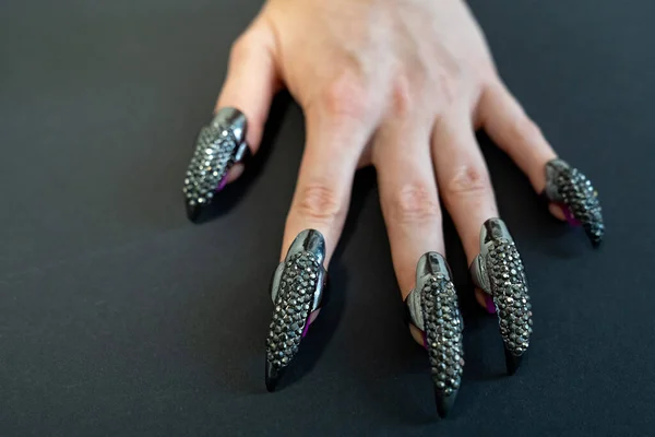 Thème Halloween Ongles Sorcière Belle Main Féminine Avec Manucure Bijoux — Photo