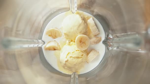 ブレンダー バニラ アイスクリーム バナナ — ストック動画