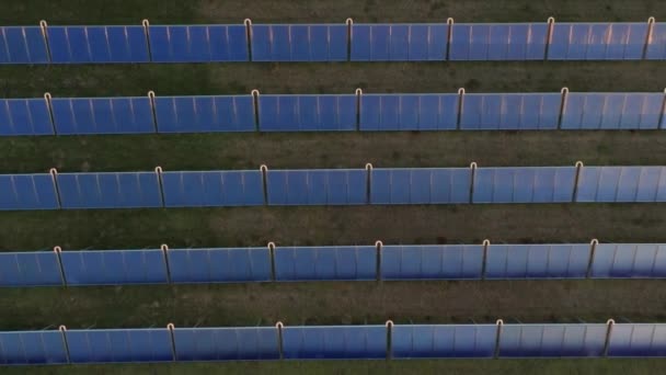 Ecología Planta Energía Solar Los Campos Energía Verde Innovación Eléctrica — Vídeo de stock