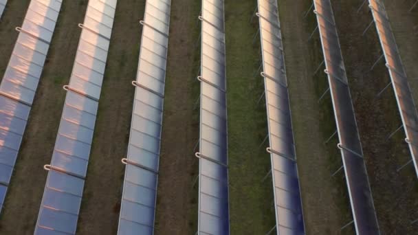 Ekologi Solkraftverk Fälten Grön Energi Elektrisk Innovation Natur Miljö Antenn — Stockvideo