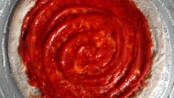 Top Shot Pizza Wklej Pomidorowy Beauty Shot Ser Spada Ciasto — Wideo stockowe