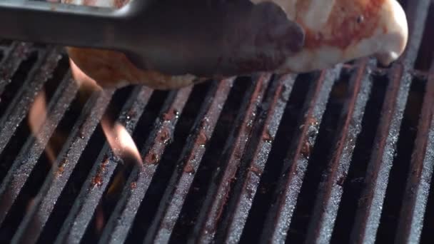 烤鸡胸肉 — 图库视频影像