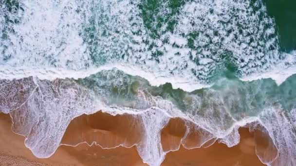 Португалія Скелі Пляж Зачарований Піщаний Пляж Оточений Скелями Лагосом Алгарве — стокове відео
