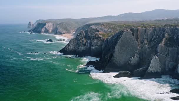 Portugal Cliffs Beach Secluded Sand Beach Surrounded Cliffs Lagos Algarve — Stockvideo