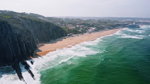 Португалія Скелі Пляж Зачарований Піщаний Пляж Оточений Скелями Лагосом Алгарве — стокове відео