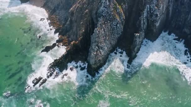 Portugal Cliffs Beach Secluded Sand Beach Surrounded Cliffs Lagos Algarve — Vídeo de Stock