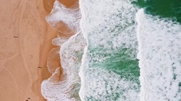 Portugal Acantilados Playa Playa Arena Aislada Rodeada Acantilados Lagos Algarve — Vídeo de stock