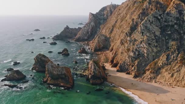 Portugal Kliffen Strand Afgelegen Zandstrand Omgeven Door Kliffen Lagos Algarve — Stockvideo