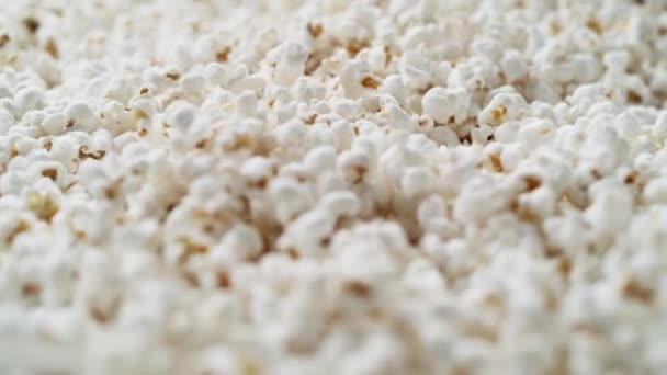 Míchám Čerstvý Horký Popcorn Detailní Záběr Produkce Popcornu Zpomaleném Filmu — Stock video