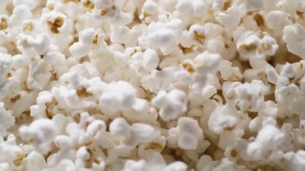 Míchám Čerstvý Horký Popcorn Detailní Záběr Produkce Popcornu Zpomaleném Filmu — Stock video