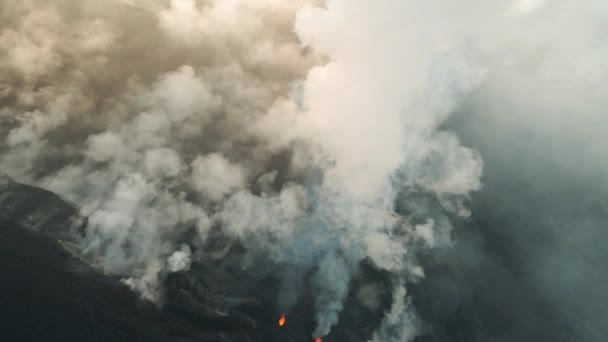 Erupção Vulcânica Península Lava Fluida Crateras Vulcão Erupção Com Explosões — Vídeo de Stock