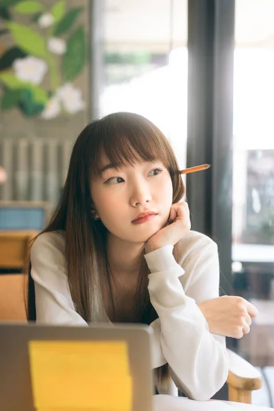 Asiatische Teenager College Studentin Studieren Und Arbeiten Café Universitätsmenschen Leben — Stockfoto